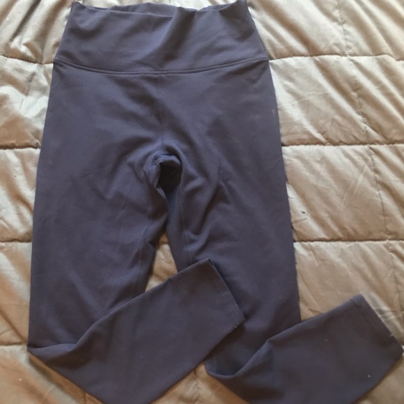 *SOLD* Fabletics Boost 7/8 Leggings - Picture 6 of 8